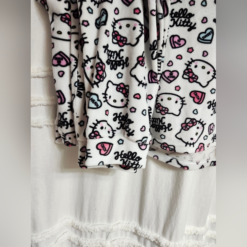 Hello Kitty Pajama Set. FINAL PRICE. - Picture 6 of 8